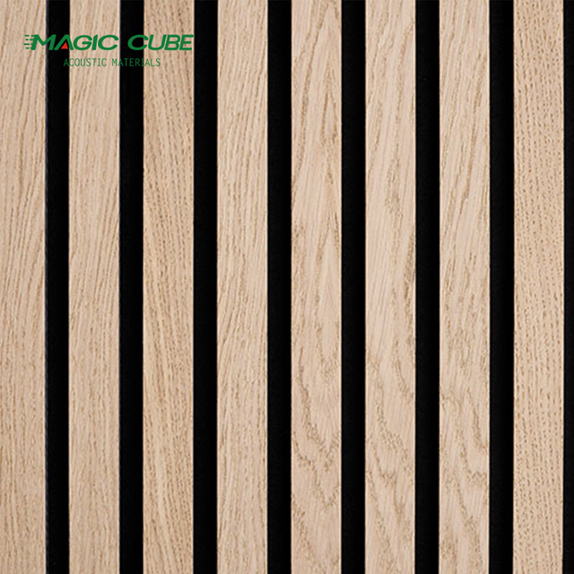 Parede de ripas de madeira vertical acústica preta Akupanel